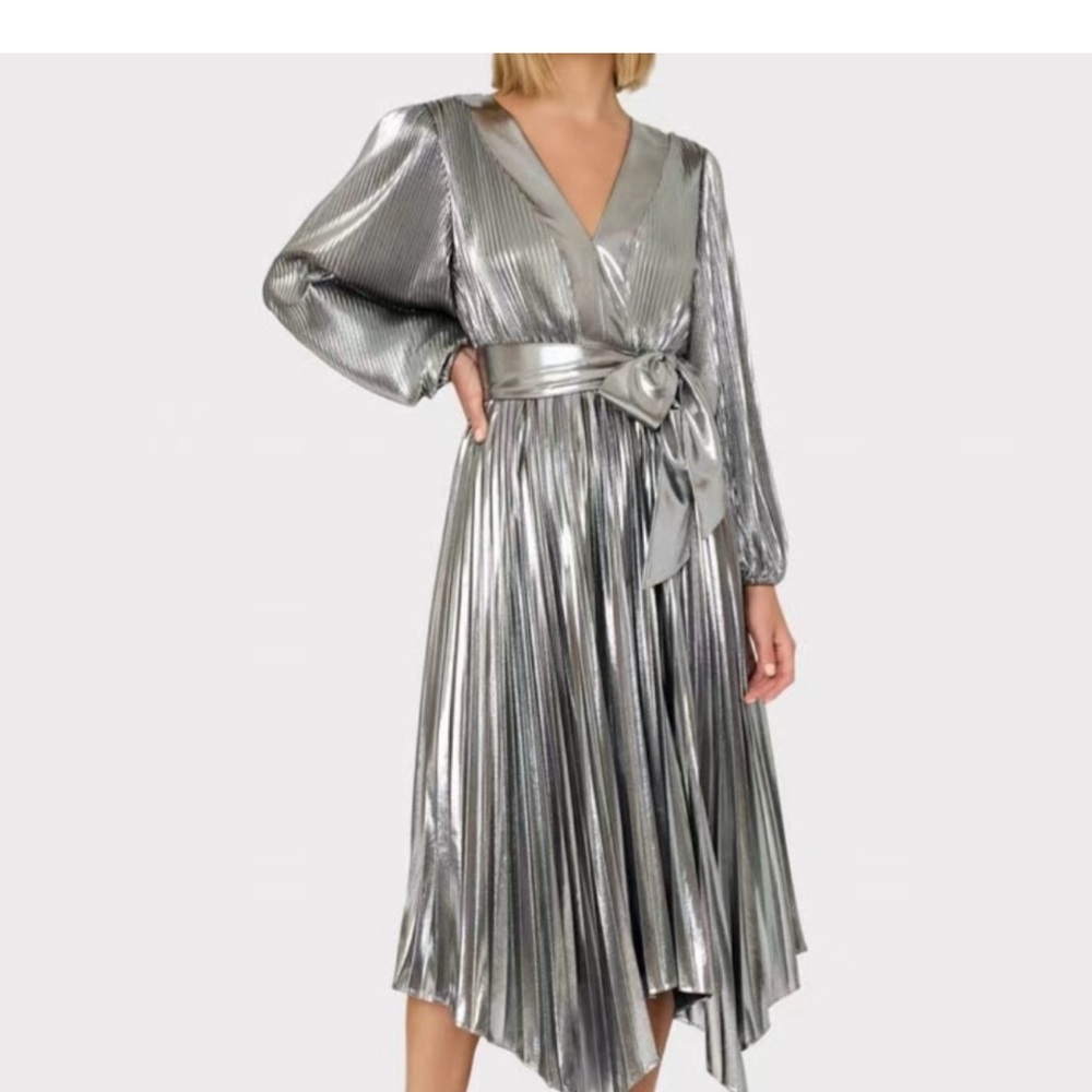 Milly NWT Liora Pleated Silver  Lame Dress Sz 6 Silver